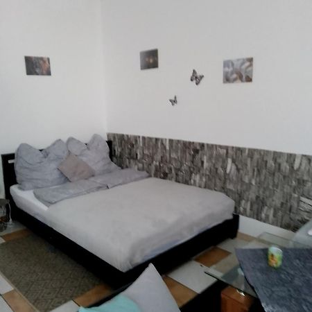 Studiowohnung, Neu Renoviert, Zentrale Lage ซาร์ลุย ภายนอก รูปภาพ