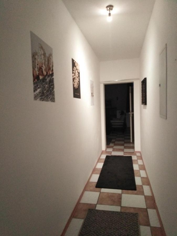 Studiowohnung, Neu Renoviert, Zentrale Lage ซาร์ลุย ภายนอก รูปภาพ