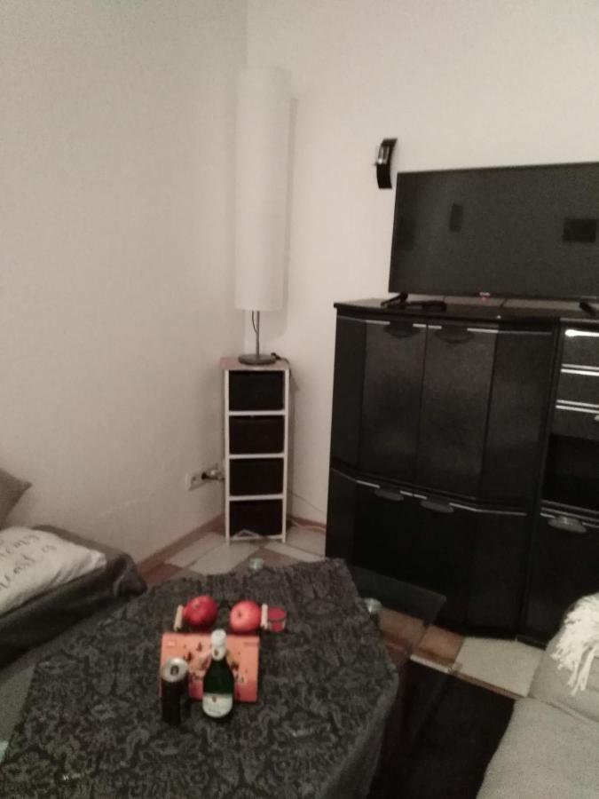 Studiowohnung, Neu Renoviert, Zentrale Lage ซาร์ลุย ภายนอก รูปภาพ